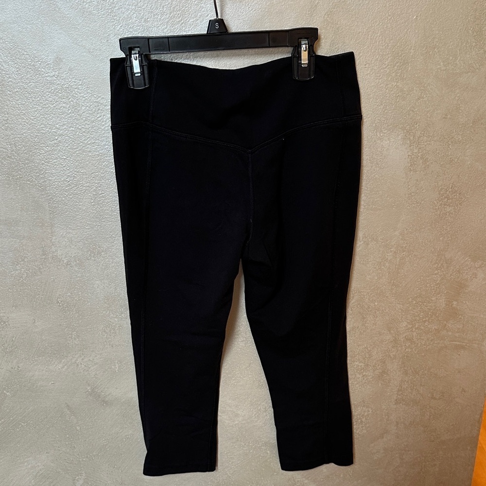 Nike Women's Black High-Waisted Leggings - Picture 3 of 4